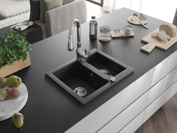 Mexen Carlos Granitspüle 1,5-Kammer mit Küchenarmatur Savita, Schwarz/Silber Metallic - 6518-73-672601-00