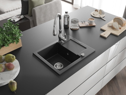 Mexen Enzo Granitspüle 1-beckig mit Abtropffläche und Küchenarmatur Savita, schwarz/silber Metallic - 6506-73-672601-00