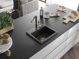 Mexen Milo Granitspüle 1-beckig mit Küchenarmatur Flora, Schwarz/Gold Metallic - 6505-75-670401-57-G