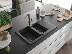 Mexen Gaspar Granitspüle 1,5-Becken mit Abtropffläche und Küchenarmatur Flora, schwarz gesprenkelt - 6507-76-670401-75-B