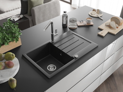 Mexen Bruno Granitspüle 1-beckig mit Abtropffläche und Küchenarmatur Flora, Schwarz/Silber Metallic - 6513-73-670401-00
