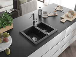 Mexen Carlos Granitspüle 1,5-Becken mit Küchenarmatur Flora, schwarz/silber metallic - 6518-73-670401-00