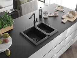 Mexen Carlos Granitspüle 1,5-Becken mit Küchenarmatur Flora, schwarz/silber metallic - 6518-73-670401-70-B
