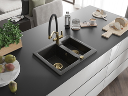 Mexen Carlos Granitspüle 1,5-Becken mit Küchenarmatur Duo, Schwarz/Gold Metallic - 6518-75-671701-57-G