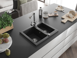 Mexen Carlos Granitspüle 1,5-Becken mit Küchenarmatur Duero, schwarz/silber metallic - 6518-73-671600-00