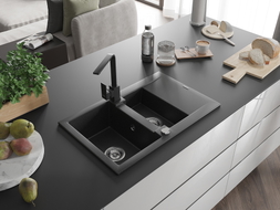 Mexen Gaspar Granitspüle 1,5-Becken mit Abtropffläche und Küchenarmatur Rita, Schwarz/Silber Metallic - 6507-73-670300-70