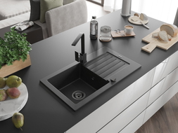 Mexen Pablo Granitspüle 1-beckig mit Abtropffläche und Küchenarmatur Rita, schwarz/silber-metallic- 6510-73-670300-70-B