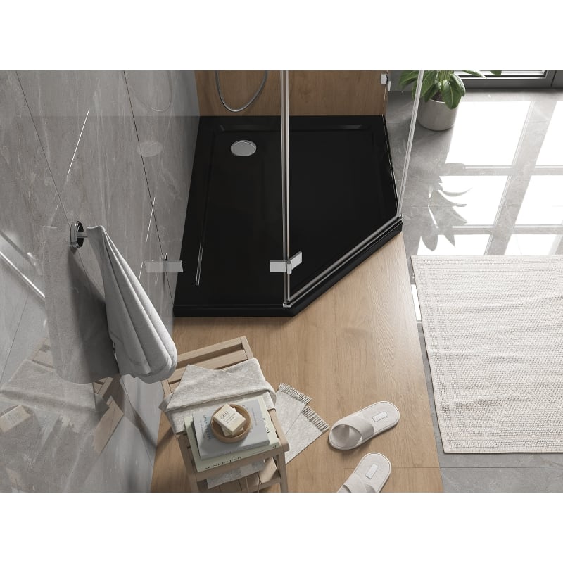 Mexen Flat fünfeckige Duschwanne Slim rechts 100 x 90 cm, schwarz, Siphon chrom - 41P709010R