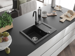 Mexen Enzo Granitspüle, 1-Becken mit Abtropffläche und Küchenarmatur Telma, schwarz/silber - 6506-73-670200-70